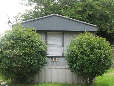 Mobile Home at 1112 Pumpkin Dr Lot 172 Fort Worth, TX 76114