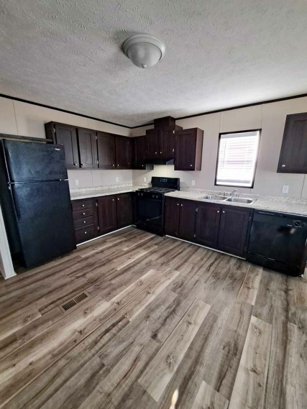 1998 CENTURY Mobile Home For Rent