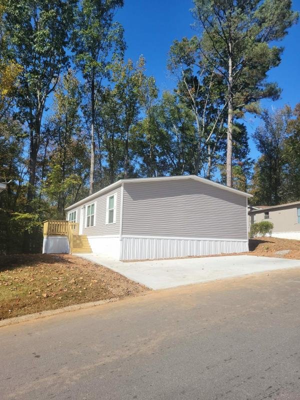Photo 1 of 2 of home located at 1350 Horizon Parkway Buford, GA 30518