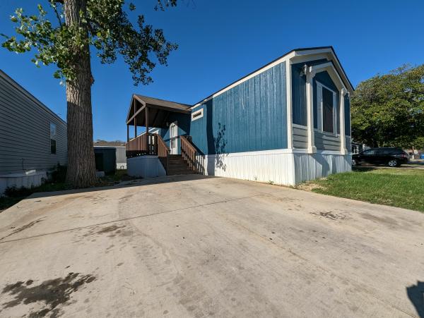 2020 Oak Creek Homes Mobile Home For Rent