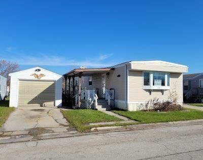 Mobile Home at 1331 Bellevue St, Lot 449 Green Bay, WI 54302