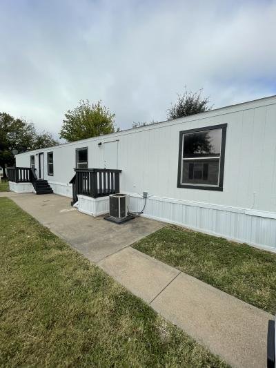 Mobile Home at 324 Chalet Dr Lot# 207 Crowley, TX 76036