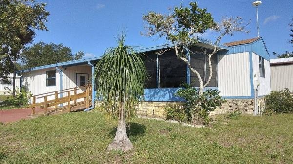 Photo 1 of 2 of home located at 2 Clubhouse Drive Fruitland Park, FL 34731