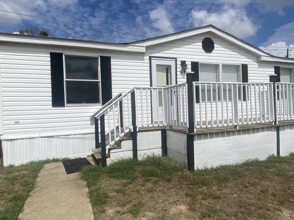 1999 Homes by Oakwood Mobile Home For Sale