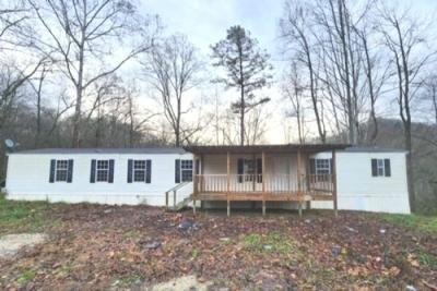 Mobile Home at 154 Reed Hudson Dr Clayhole, KY 41317