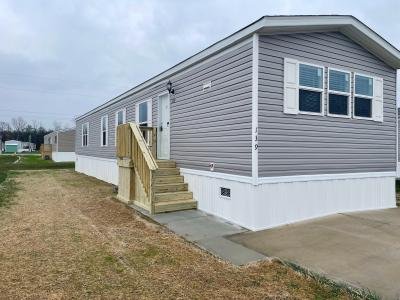 Mobile Home at 1050 Highway 44 West Lot 139 Shepherdsville, KY 40165