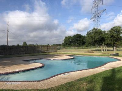 Mobile Home at 520 Happy Bear Trail Glenn Heights, TX 75154