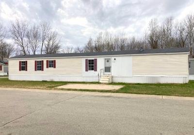 Mobile Home at 912 Oak Point Crossing Warsaw, IN 46580
