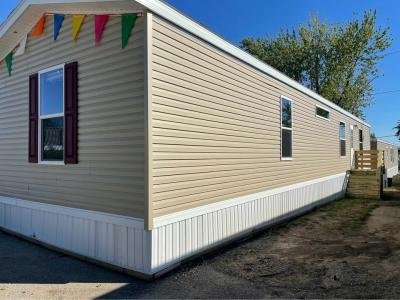 Mobile Home at 400 Lindale Dr Marion, IA 52302