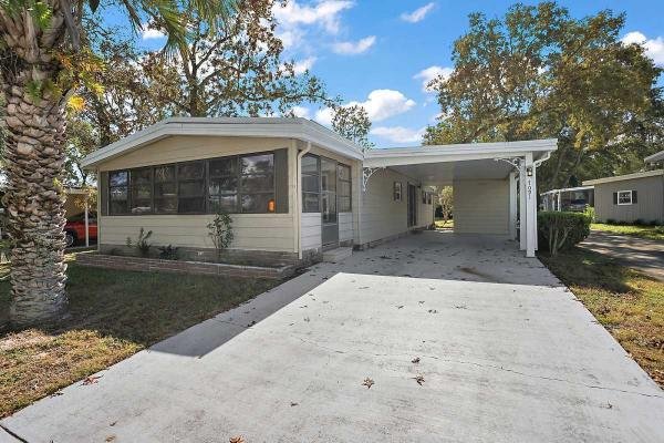 Photo 1 of 2 of home located at 7091 Easy Street Ocala, FL 34472
