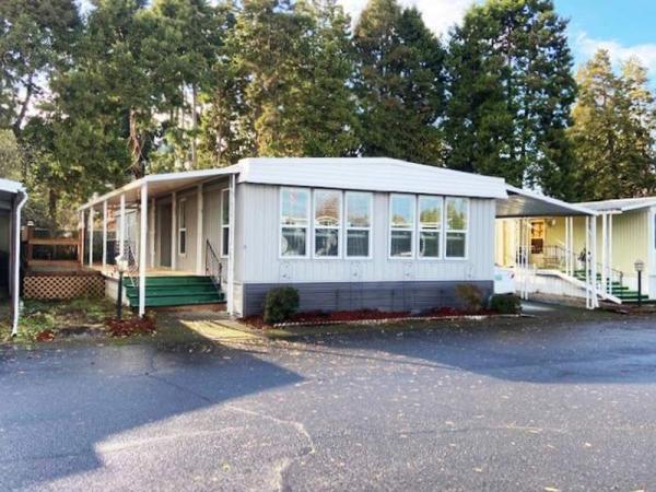 Photo 1 of 2 of home located at 1800 Lakewood Ct #79 Eugene, OR 97402