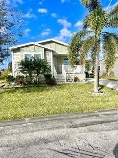 Photo 1 of 13 of home located at 1076 W Lakeview Drive Sebastian, FL 32958