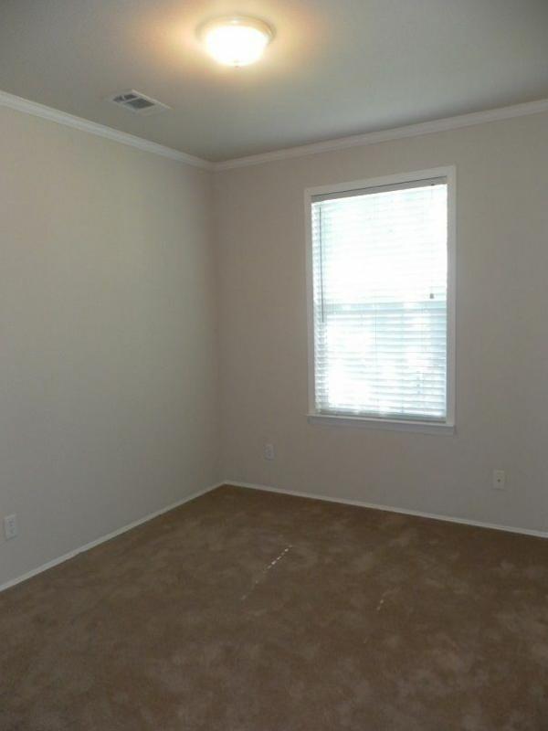 2005 FLEETWOOD Mobile Home For Rent