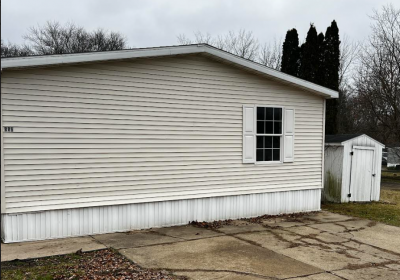 Photo 1 of 4 of home located at 806 Shady Lane Battle Creek, MI 49037