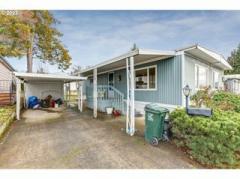 Photo 2 of 20 of home located at 4407 SE Roethe Rd. #20 Milwaukie, OR 97267