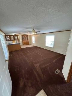 Photo 5 of 14 of home located at 315 Parkview Dr. Lot #125 Bowling Green, OH 43402