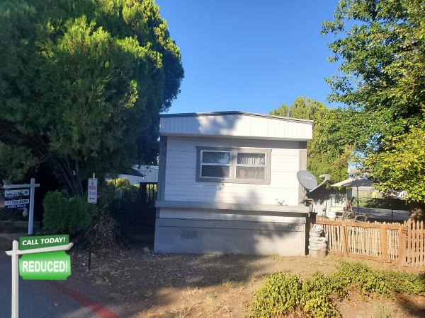 1977 Broadmore Mobile Home For Sale