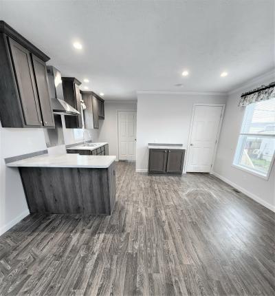 Mobile Home at 10694  East St Rt 762, #10 #10M Lockbourne, OH 43137
