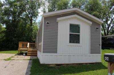 Mobile Home at 3700 28th St. Lot 424 Sioux City, IA 51105