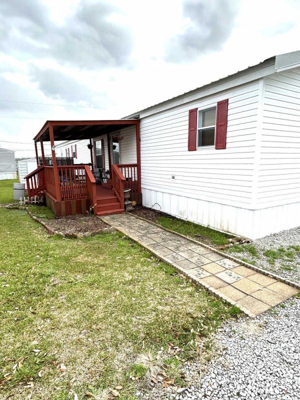 St. Nazaire Rd Broussard, LA MHVillage