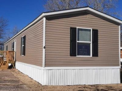 Mobile Home at 300 W Albert St. Maize, KS 67101