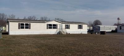 Mobile Home at 328 S Meridian St Lot 127 Sunman, IN 47041