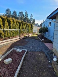 Photo 5 of 13 of home located at 77500 S 6th Street, Sp. #B-17 Cottage Grove, OR 97424