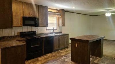 Mobile Home at 3871 Silkwood Ln Lot Swl3871 Columbus, IN 47203