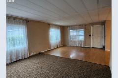 Photo 4 of 23 of home located at 8370 SE Poppy St Milwaukie, OR 97267
