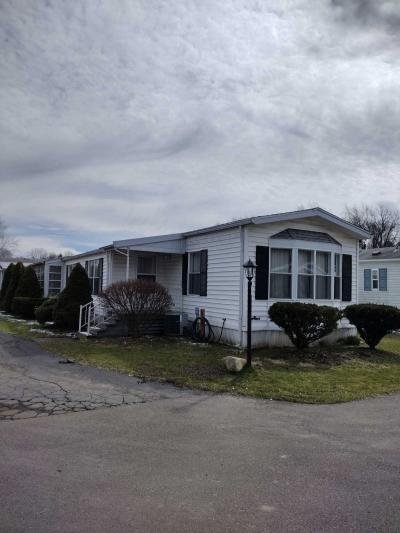 Mobile Home at 35 Wilpark Dr Akron, OH 44312