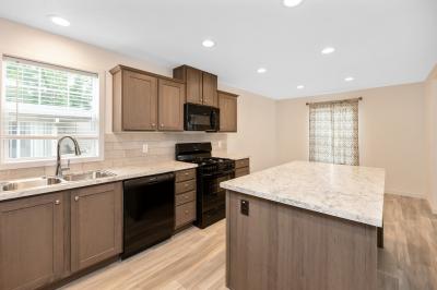 Mobile Home at 10610 East St Rt 762 #171 #171B Lockbourne, OH 43137