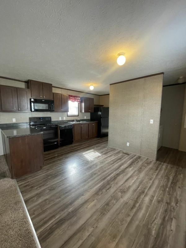 2015 Clayton Homes Inc. Mobile Home For Sale or Rent 195 Bittersweet