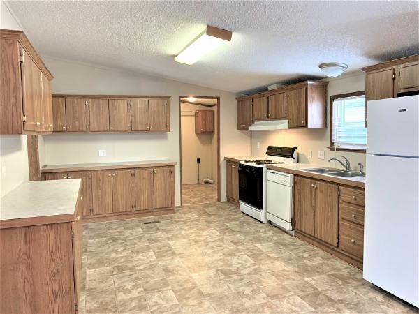 1998 Four Seasons Housing Mobile Home For Sale