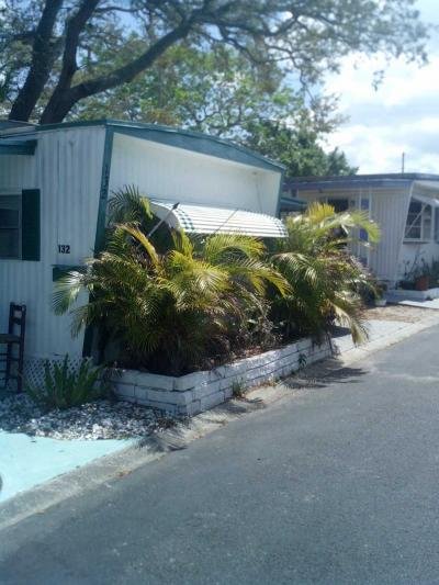 Mobile Home at 1280 Lakeview Road, Lot 132 Clearwater, FL 33756