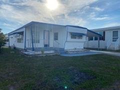 Photo 2 of 12 of home located at 3901 Bahia Vista St. #425 Sarasota, FL 34232