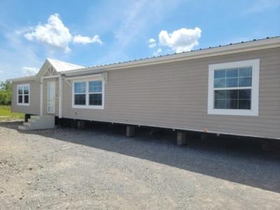 Mobile Home at 8304 W Hwy 90 New Iberia, LA 70560