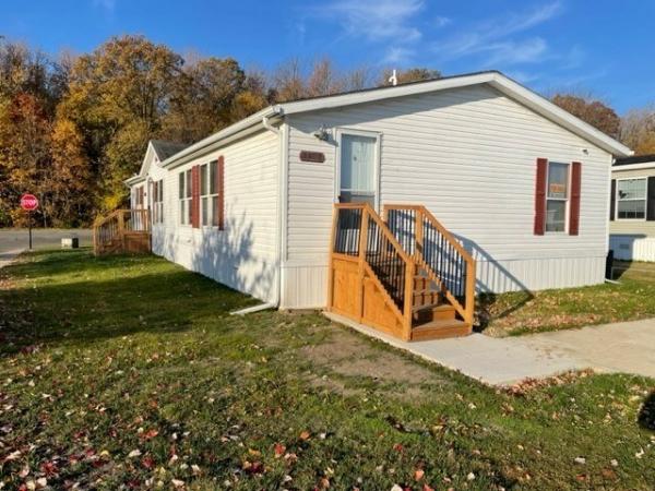1997 Four Seasons Mobile Home For Rent