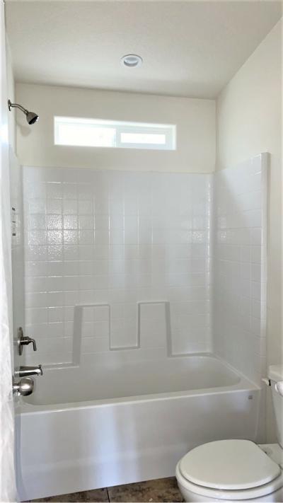 Photo 5 of 7 of home located at 995 Pomona Rd, 58 Corona, CA 92882