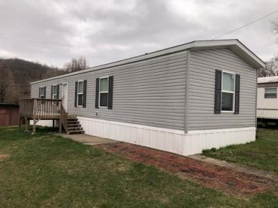 Mobile Home at 9 Sherry Ln Lot 9 Ona, WV 25545