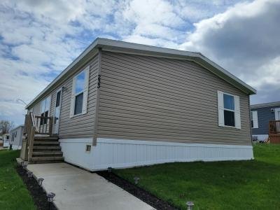 Mobile Home at 233 E Glengarry Ct Highland, MI 48357