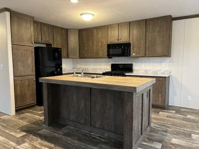 Mobile Home at 140 Oak Highland, MI 48357