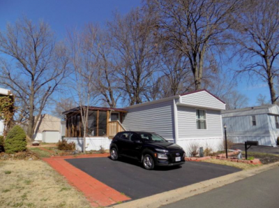 Mobile Home at 12 El Toro Ct Saint Peters, MO 63376