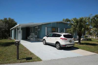 Photo 4 of 41 of home located at 14350 Amapola Cir Fort Pierce, FL 34951