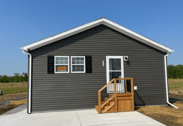 Photo 1 of 2 of home located at 24248Redwood Dr Chelsea, MI 48118