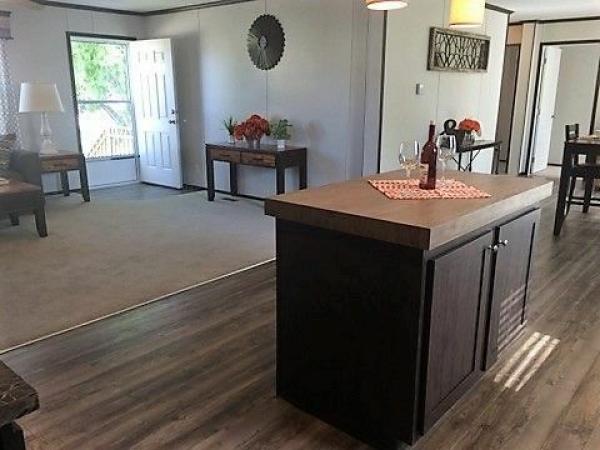 2017 Clayton Homes Inc. Mobile Home For Sale