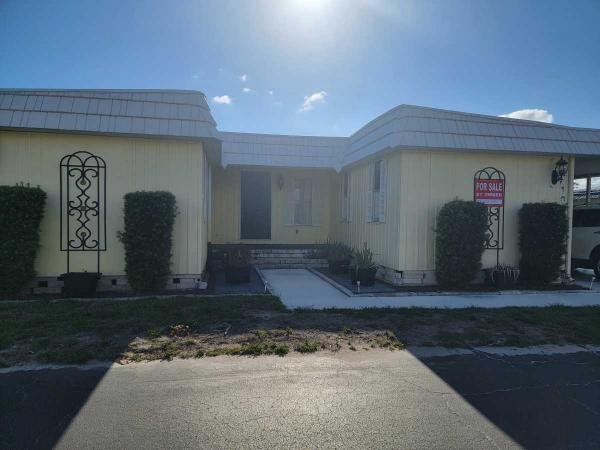 Photo 4 of 2 of home located at 7100 Ulmerton Rd, 1003 Largo, FL 33771