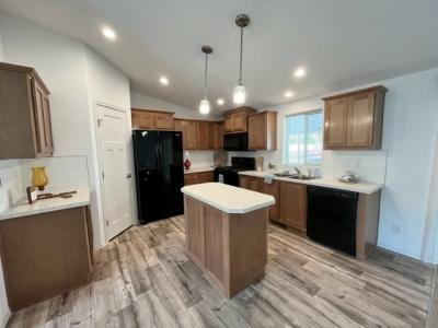 Mobile Home at 300 Luman Road #185 Phoenix, OR 97535