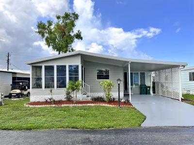 Landmark Naples Mobile Home Park in Naples, FL | MHVillage