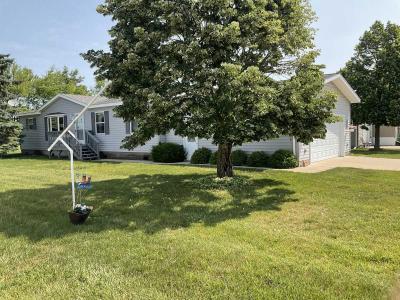Mobile Home at 5000 13th St. Lot 405 Menominee, MI 49858