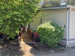 Photo 2 of 18 of home located at 7918 SE King Road, Sp. #10 Milwaukie, OR 97222